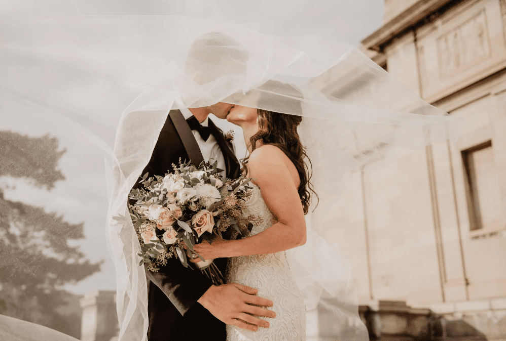 Wedding-photographer-Dallas-and-couple